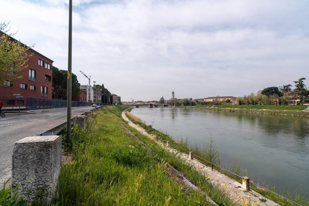 Charme In City Center Verona Exterior foto